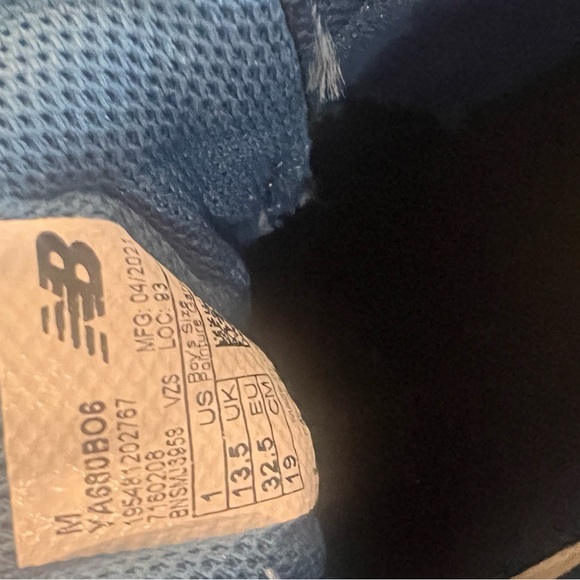 New Balance tennis shoes youth size 1 - Picture 7 of 7